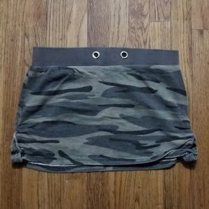 Camo mini skirt